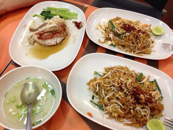 Koestliches Pad Thai und Entenbrust.