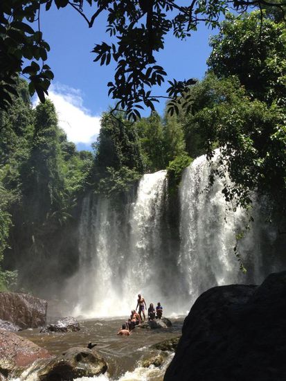 Schwimmen am Wasserfall