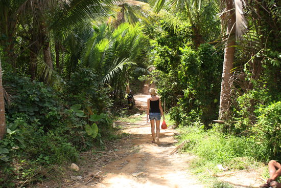 Weg zu Marimegmeg Beach