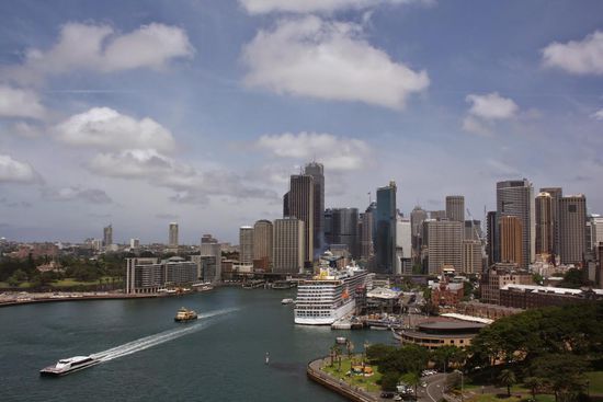 Blick von der Harbour Brigde auf Circular Quay