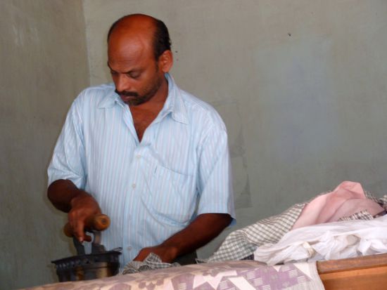 Nebenan wird gebügelt ...