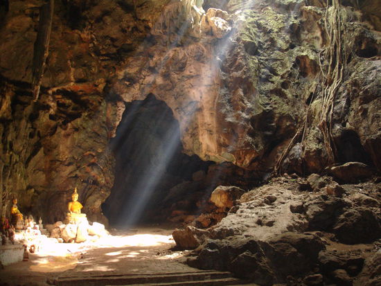 In einer Buddhahöhle genau zur richtigen Uhrzeit