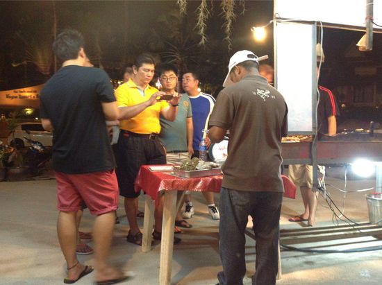 Japaner beim Auswählen