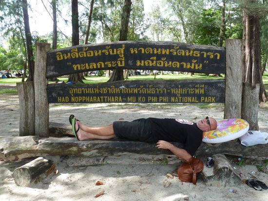 Thomas schont seinen Fuß