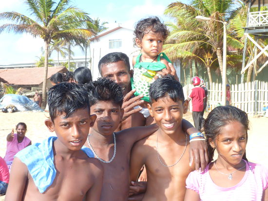 Die Singalesen lassen sich gern fotografieren