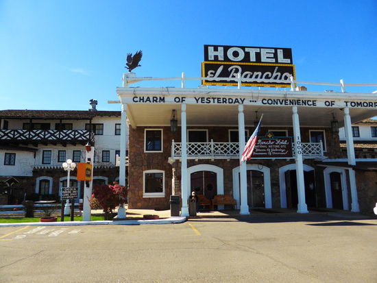 Das El Rancho Hotel