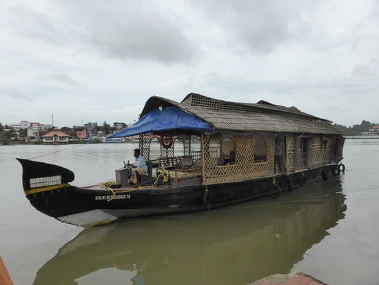 Unser Hausboot mit zwei Schlafzimmern