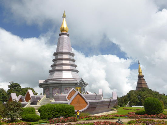 Die zwei koeniglichen Pagoden