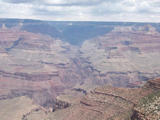 Nach dem Aufstieg über steile Stufen - ein wunderbarer Ausblick in Jahrmillionen der Erdgeschichte