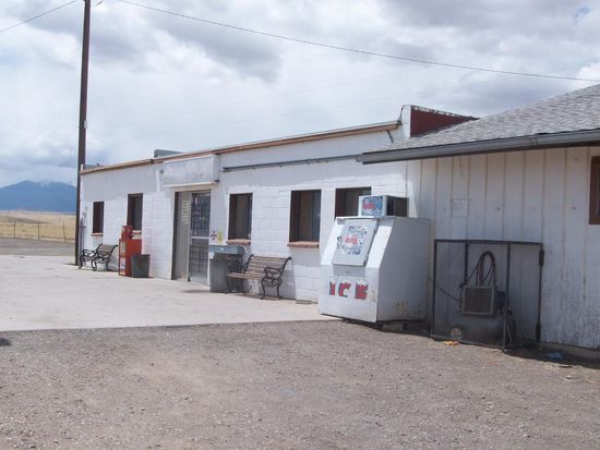 Hank`s Trading Post, hier kauften wir unser Mittagessen - getrocknetes Rindfleisch, Chips und Cola ein