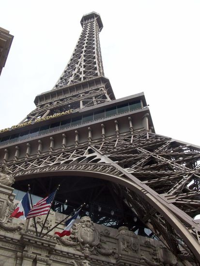 Nicht nur in Paris steht so ein Ungetüm, auch hier in Las Vegas ist der Stahlkoloss zu bewundern und zu erklimmen.