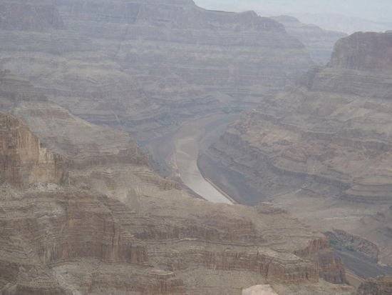 Der Colorado in seiner Schlucht am Guano Point