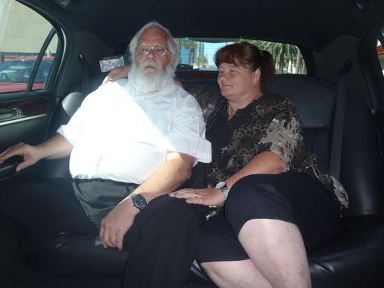 Bequem im Riesenfahrzeug ging es auf unbekannte Reise