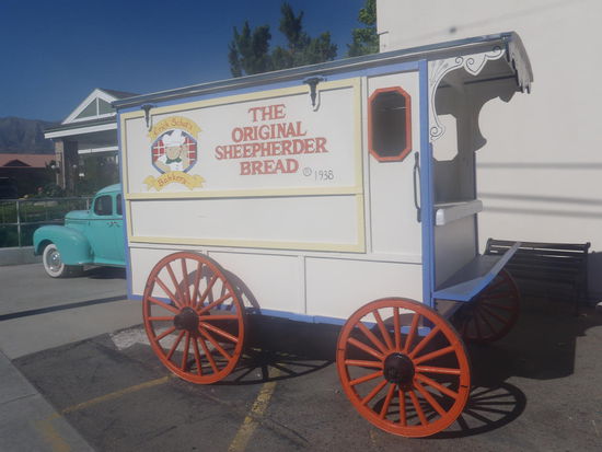 Beim "Holländischen Bäcker" in Bishop versorgten wir uns mit Köstlichkeiten für das Picknick im Yosemite Valley