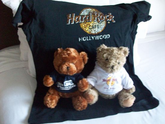 Zwei Californier warten auf die Reise nach Europa