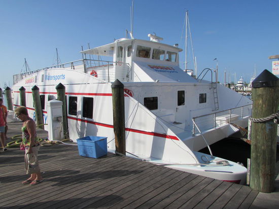 Unser Party-Katamaran