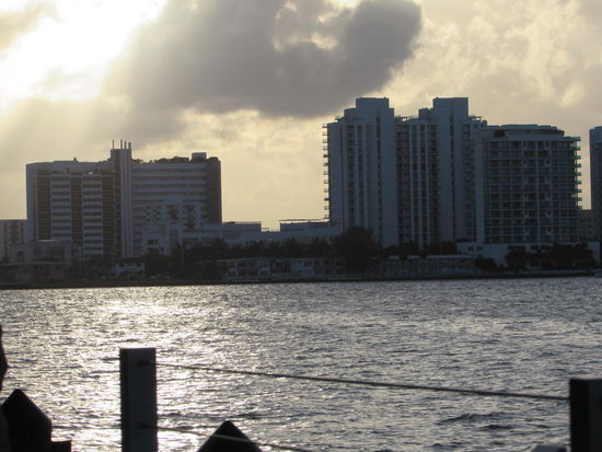 Sonnenuntergang am Hotelpier