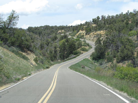 Auf endlosen Auf- und Abfahrten dem geschlossenen Aussichtpunkt entgegen