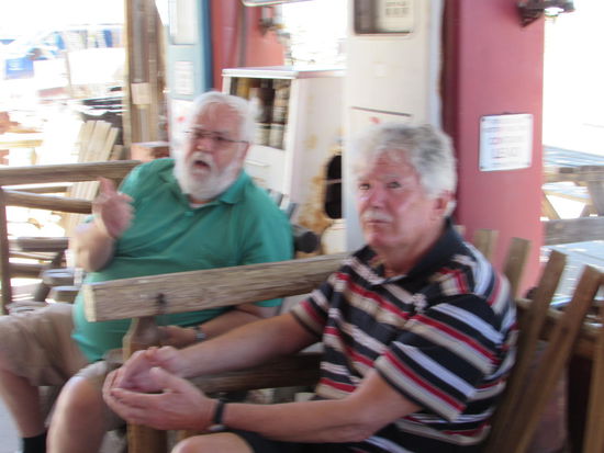 Wir gehören nicht zum Inventar und sind auch keine Werbepuppen