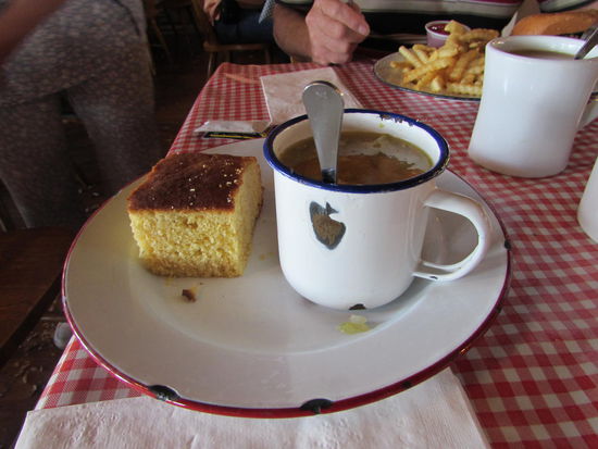 Fini's Suppe im Blechhäferl.