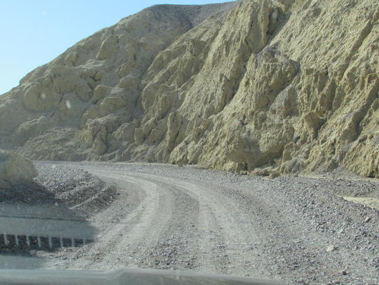 Durch den senffarbigen Canyon