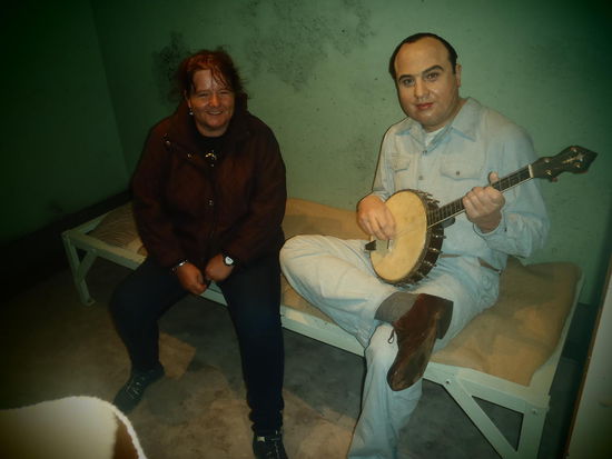 Zum Glück durfte sie ihre Zelle mit Al Carpone teilen