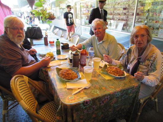 Der Magen krachte als Eva das Foto machte.