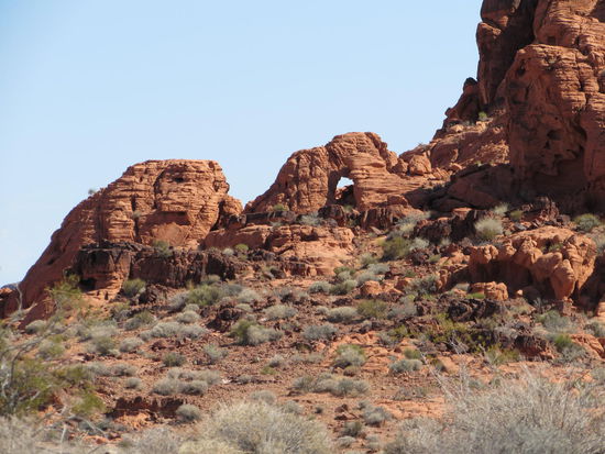 Feuerrote Felsen in bizarren Formen