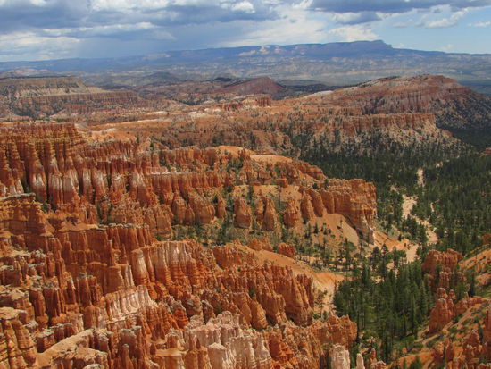Vom Inspiration Point sieht man noch den abziehenden Regen