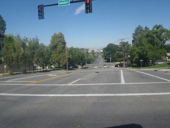 Große breite Straßen mit gut durchdachter Benennung