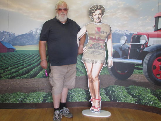 Eine resche Blondine wollte mich ausf Feld entführen