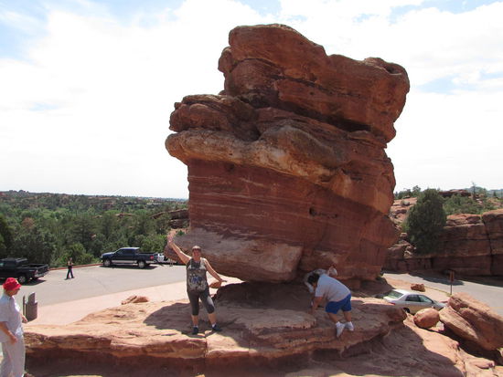 Eva am Balanced Rock