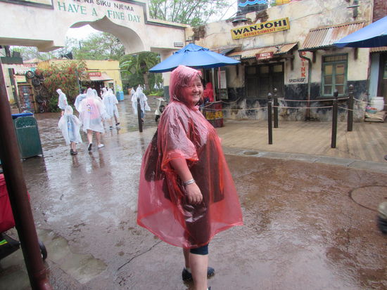 Im neckischen Regenoutfit von Saint Augustine