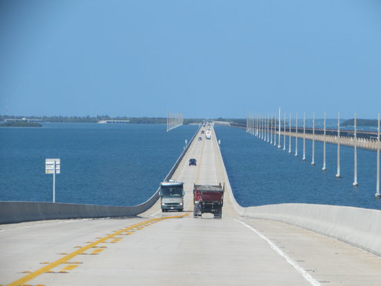 Und viele kleine Inseln werden überquert