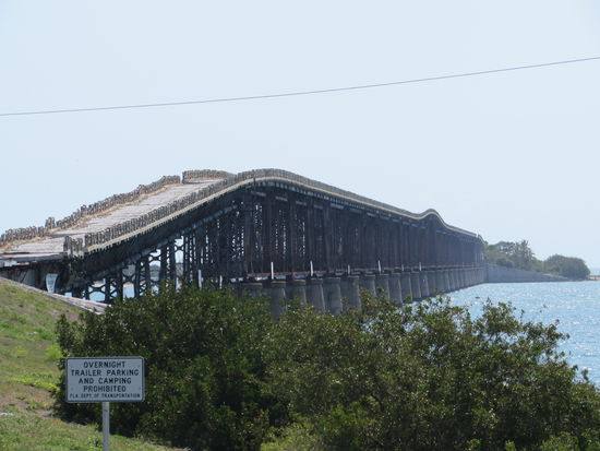 War das ein Schock, als wir vor dieser Brücke anhalten mußten