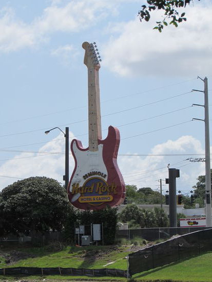 Ein markantes Zeichen bei der Einfahrt in das Ressort