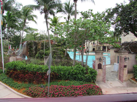 Am Venecian Pool vorbei und durch Coral Gables fuhren wir .......