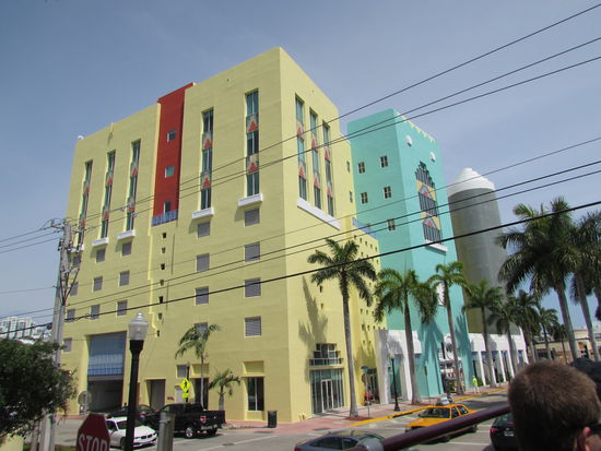 Im Kunstviertel Art Deco gab es eine Reihe untechiedlich gestalteter Hausfassaden