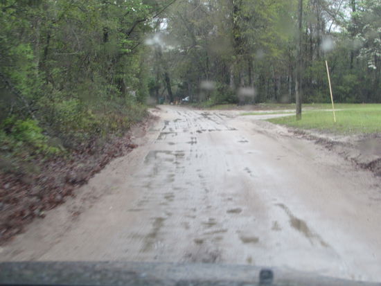 Durch den Matsch zum Hotel