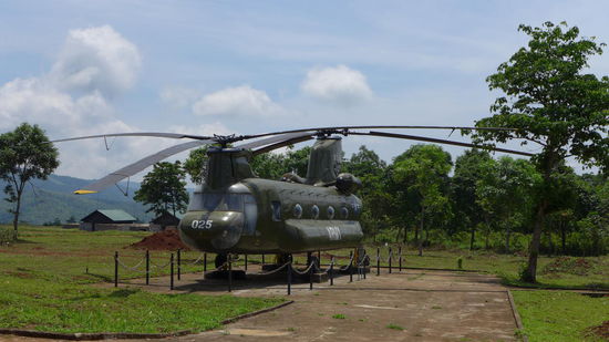 So ein paar rostige Fluggeraete stehen im Freilichtmuseum der alten US Air Force Base etwas unmotiviert in der Gegend herum.