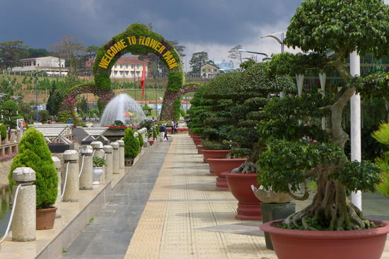 Der Flower Park hat jetzt mal nichts mit Drogen zu tun.