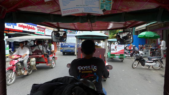 Wenn man dann doch mal mitfahren will... fuer 2$ kurvt einen das Tuk-tuk durch die halbe Stadt.