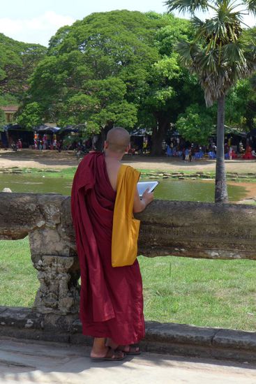 Hier laufen schon die Moenche mit dem iPad zum Fotografieren rum. Da muss ich mich mit meiner Lumix LX7-Kompaktkamera fast schon etwas schaemen.