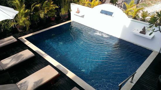 Der einladende Hotelpool ist eindeutig eines der Highlights hier.