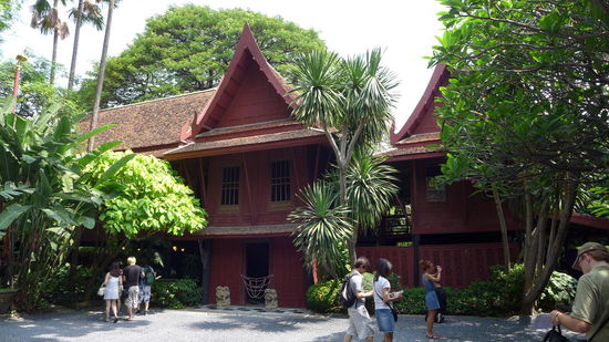 Joergi hat das Jim Thomson Haus angeschaut. Sehr empfehlenswert! Eine Oase im hektischen BKK.