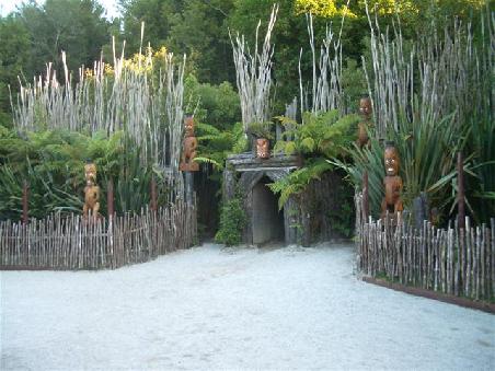 der Eingang zum Maori-Dorf...