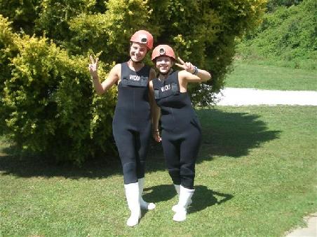 unser "Black Water Rafting"-Outfit...
