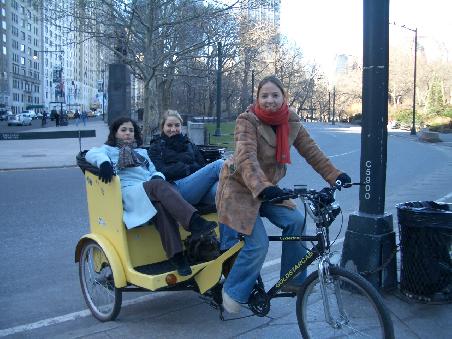 Svenja hat uns netterweise 3 Stunden durch die Stadt gefahren. Wir sind ihr sehr dankbar! (das ist uebrigens Melina, die Argentinierin!)