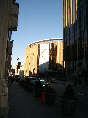 Madison Square Garden... (leicht zu uebersehen)