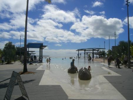 die "Lagoon" (auch ein Salzwasserpool) in Cairns